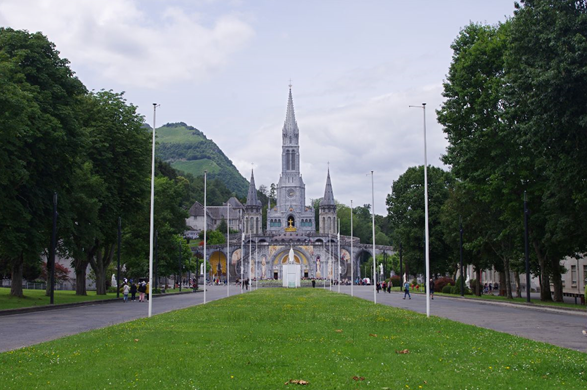 Solution de sonorisation d'église, de mosquée et de temples par Arbane Groupe, constructeur d'enceintes français.